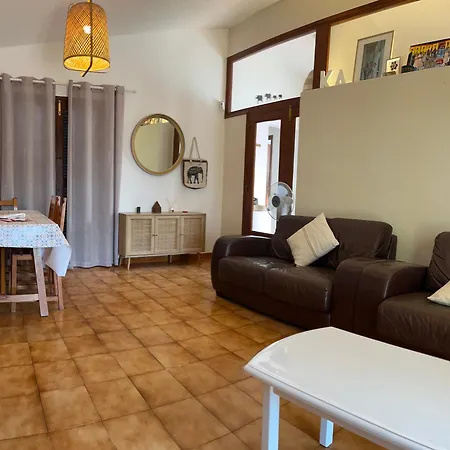 Lassanai Cala'N Blanes (Menorca)